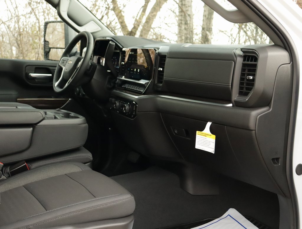 2025 Chevrolet Silverado 2500HD LT photo 30