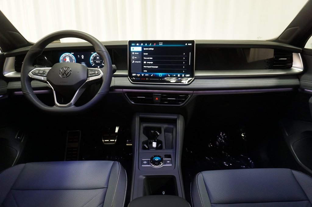 2025 Volkswagen Tiguan SE R-Line Black photo 12