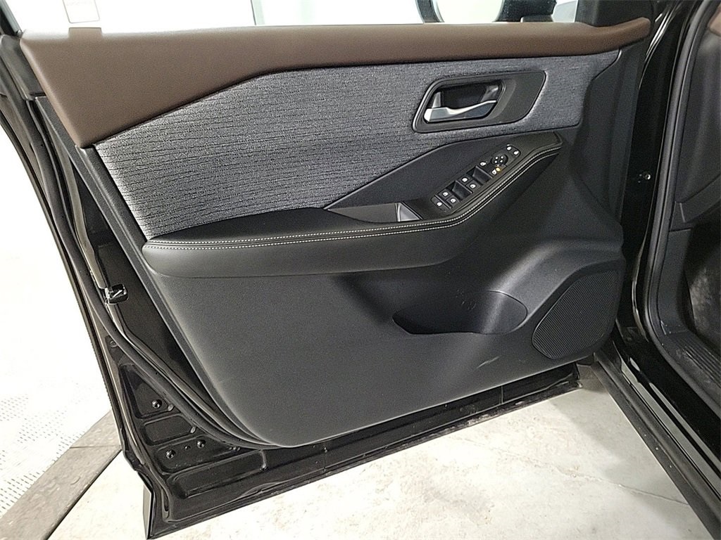 2023 NISSAN ROGUE - Image 11