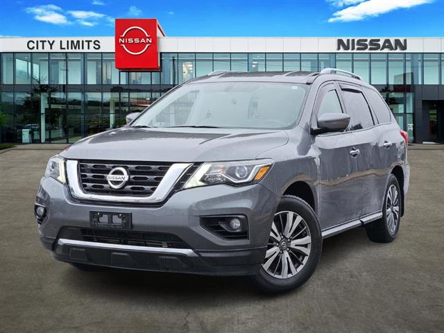2019 Nissan Pathfinder SL's photo