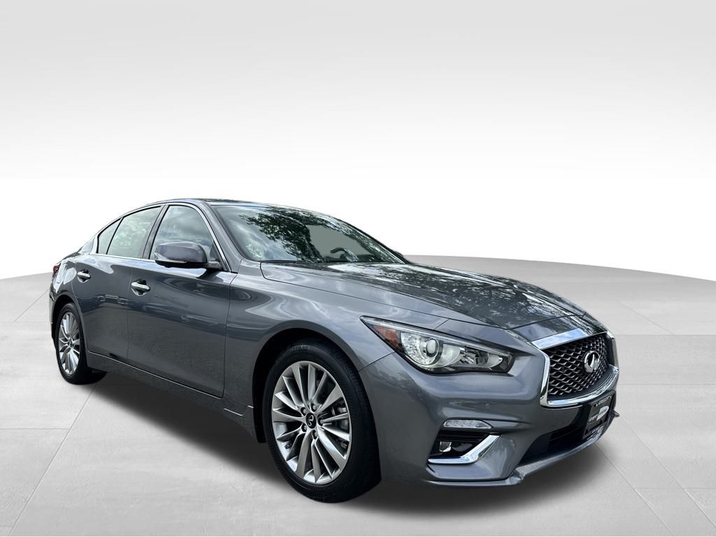 2024 Infiniti Q50 LUXE AWD photo 2