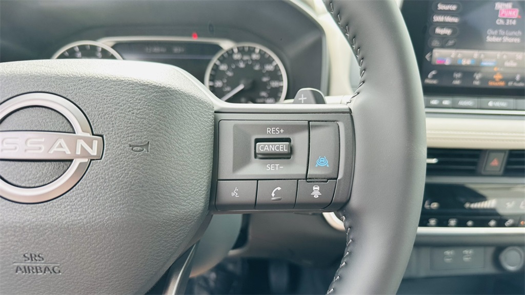 2025 Nissan Rogue SV photo 16