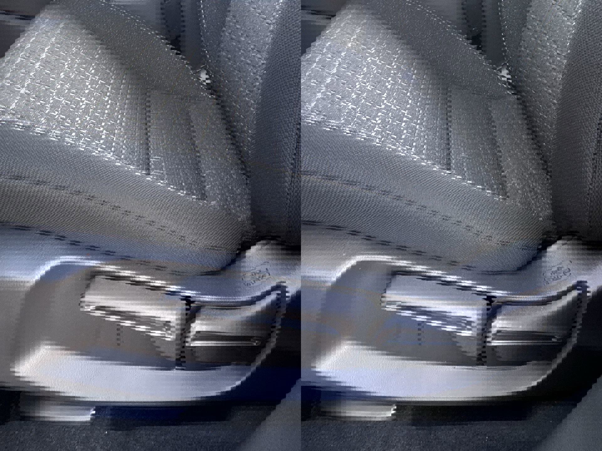 2026 Honda HR-V LX photo 12