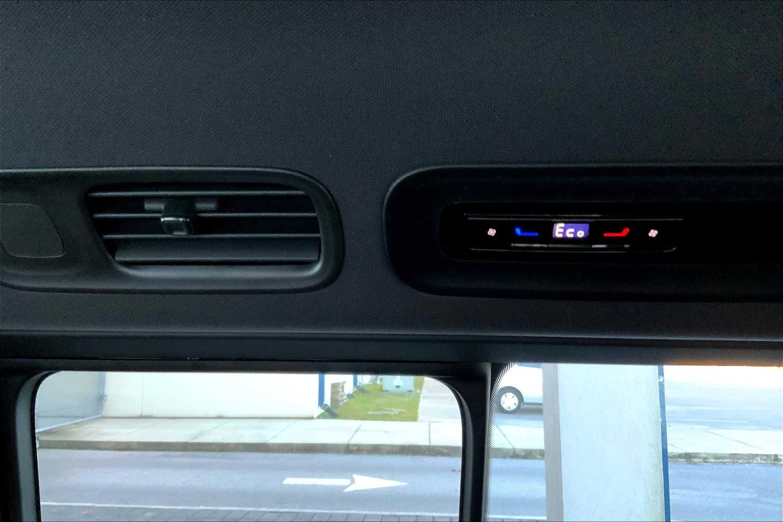 2025 Volkswagen ID. Buzz Pro S photo 16