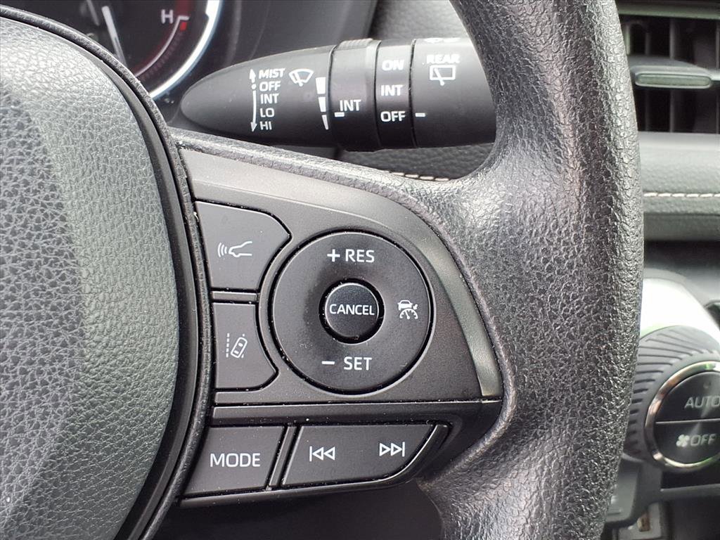 2024 Toyota RAV4 XLE photo 10