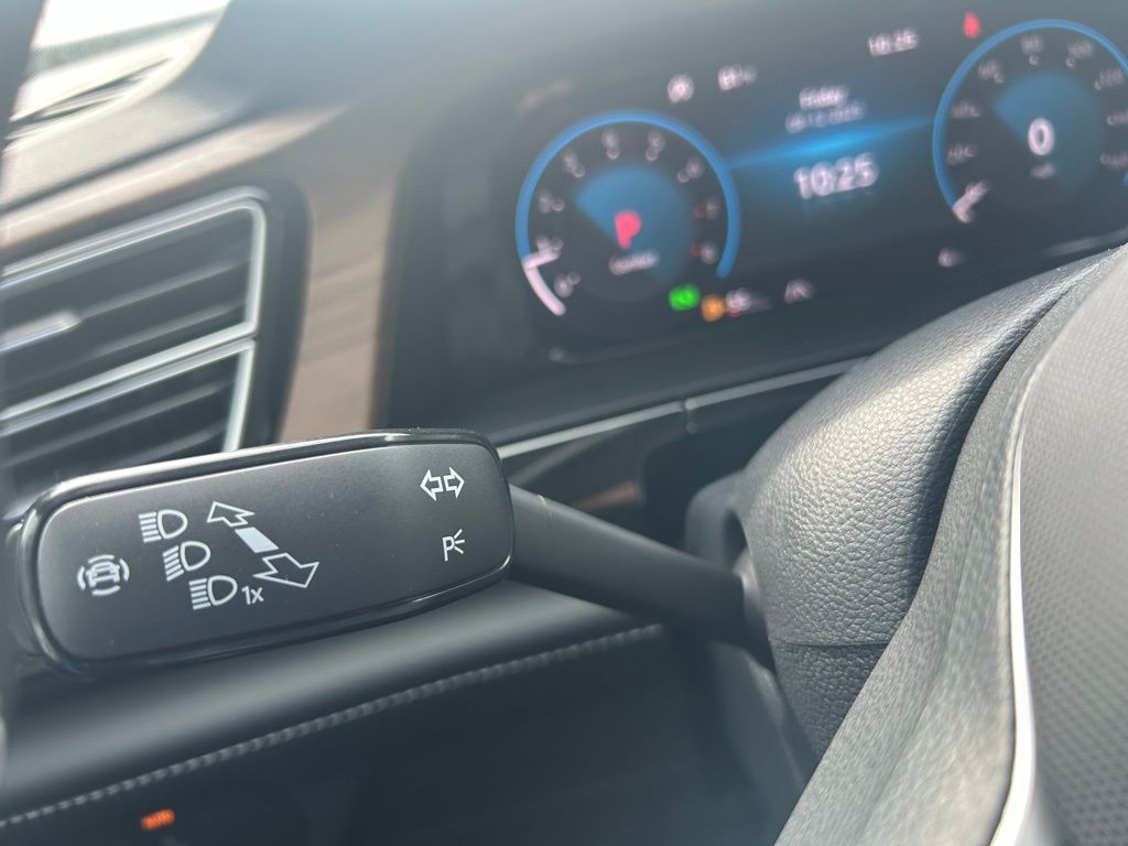 2026 Volkswagen Atlas SE Technology photo 14