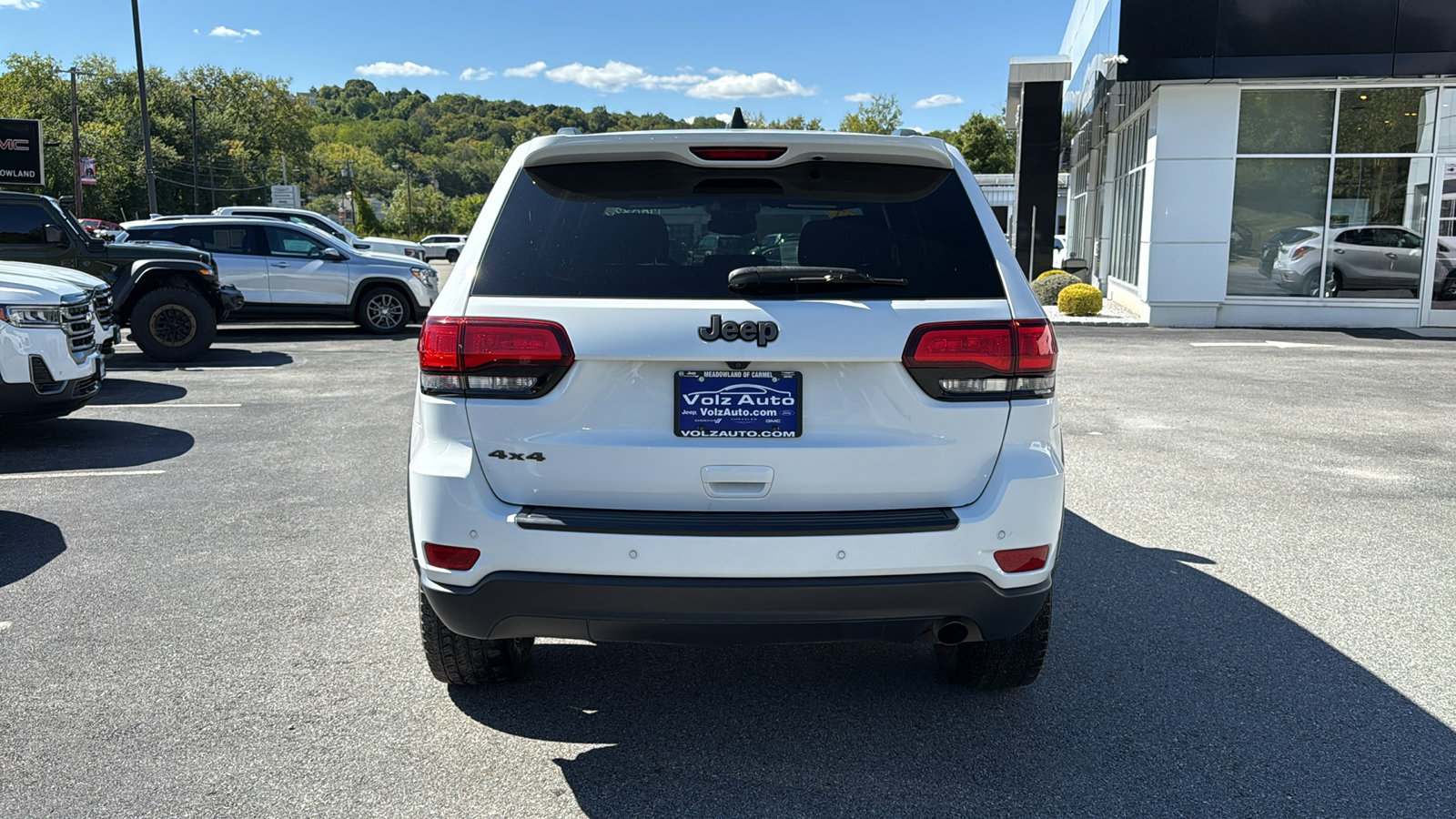 2017 Jeep Grand Cherokee Anniversary Edition photo 4