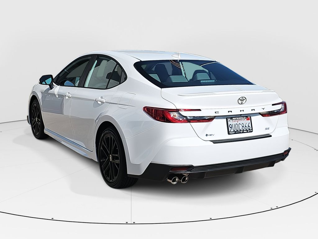 2025 Toyota Camry SE photo 4