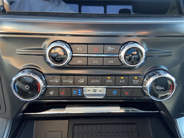 2025 Ford F-150 Lariat photo 12
