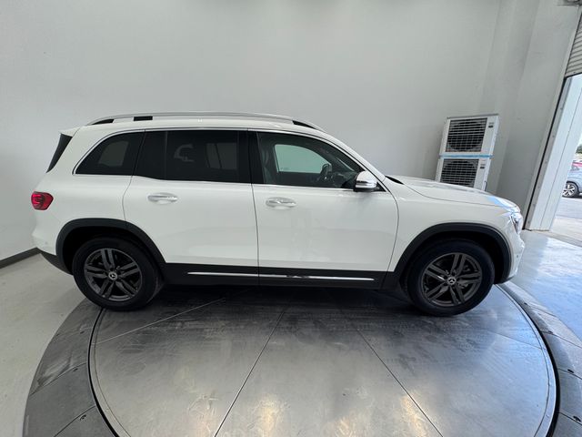 2025 Mercedes Benz GLB 250 photo 11