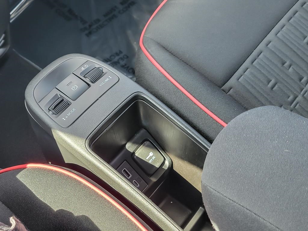 2024 Fiat 500e Red photo 16