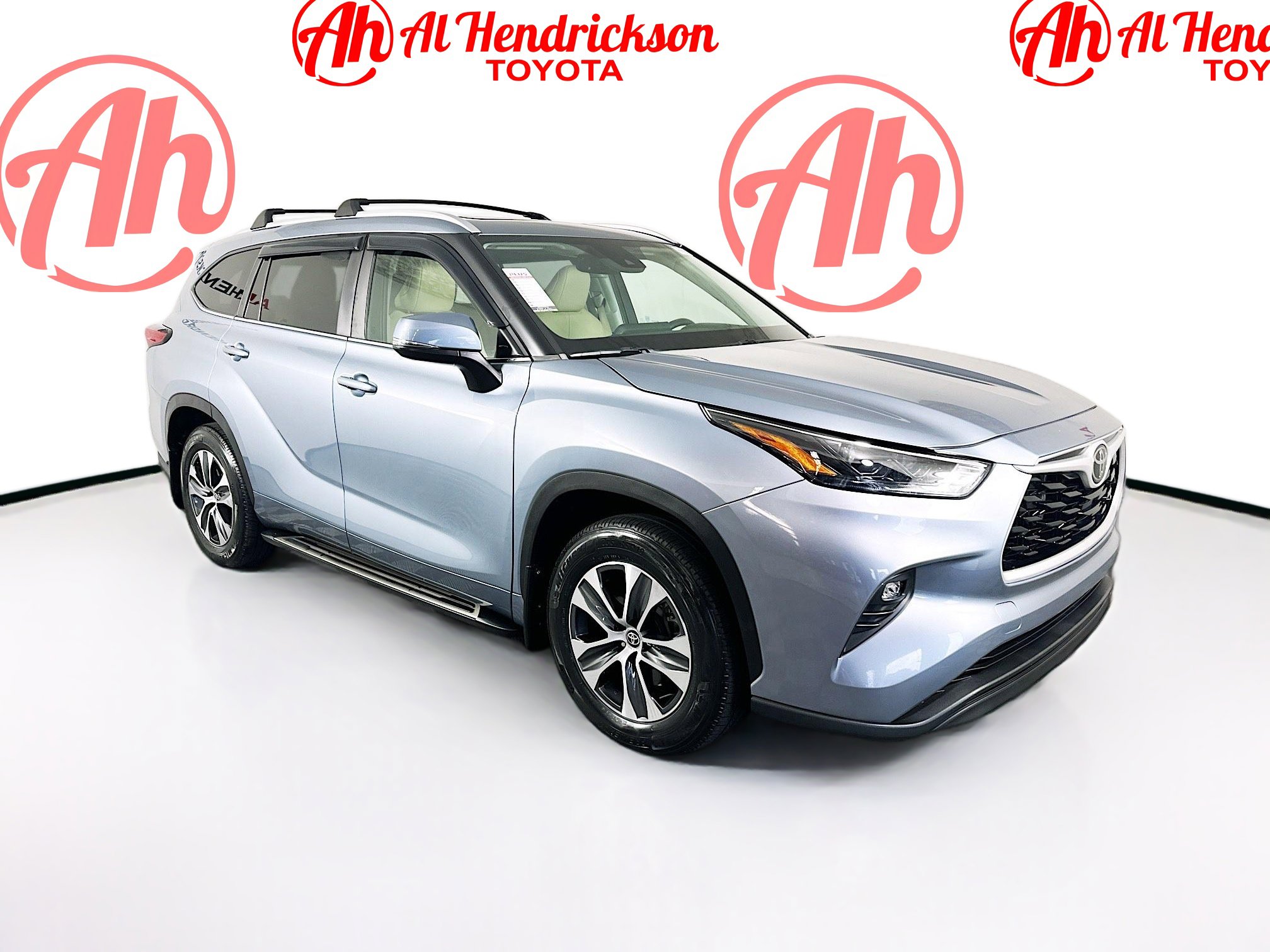 2023 Toyota Highlander XLE's photo