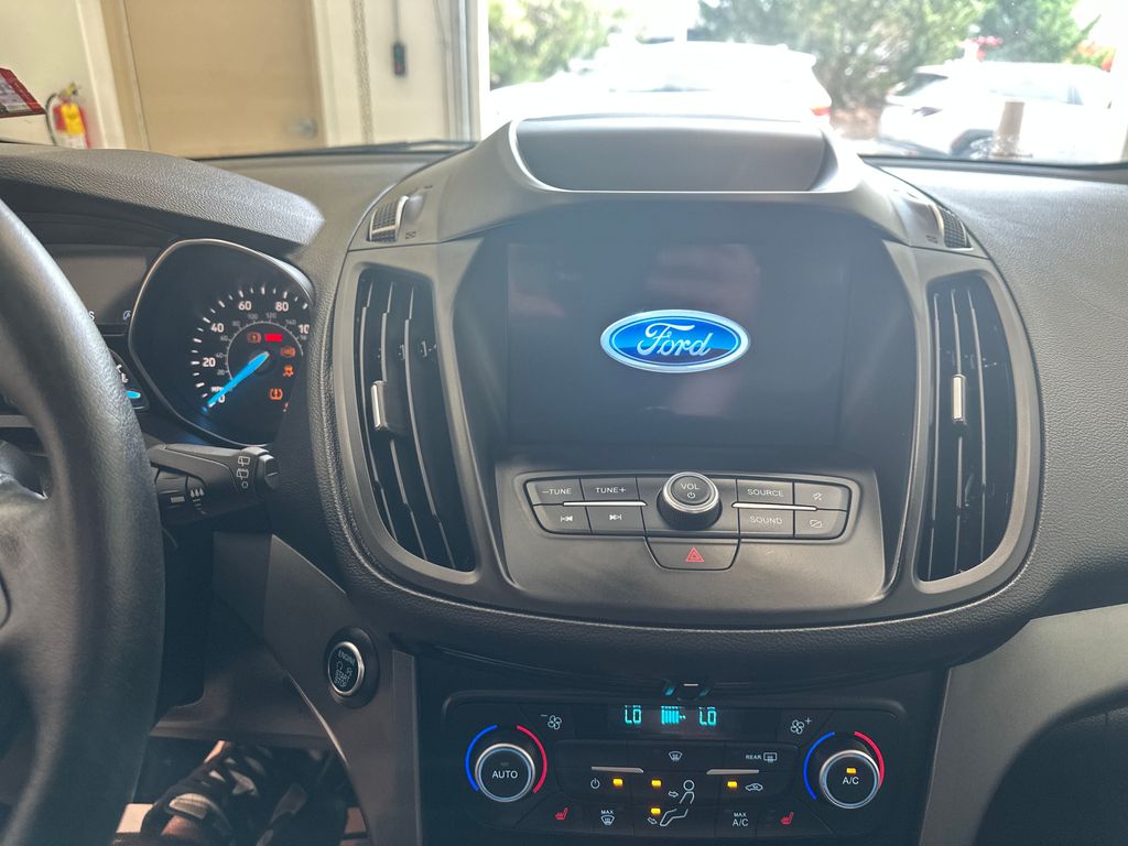 2019 Ford Escape SEL photo 15