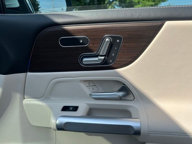 2025 Mercedes Benz GLB 250 4MATIC photo 22