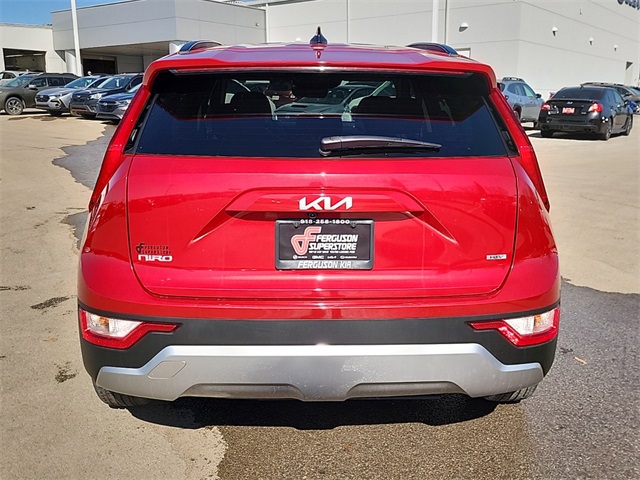 2025 Kia Niro LX photo 3