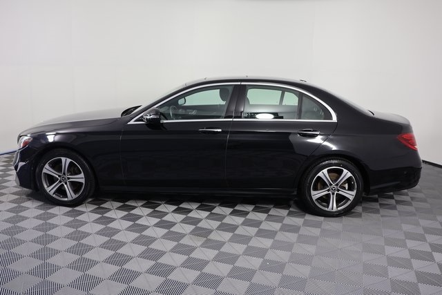 2019 Mercedes Benz E 300 4MATIC photo 4