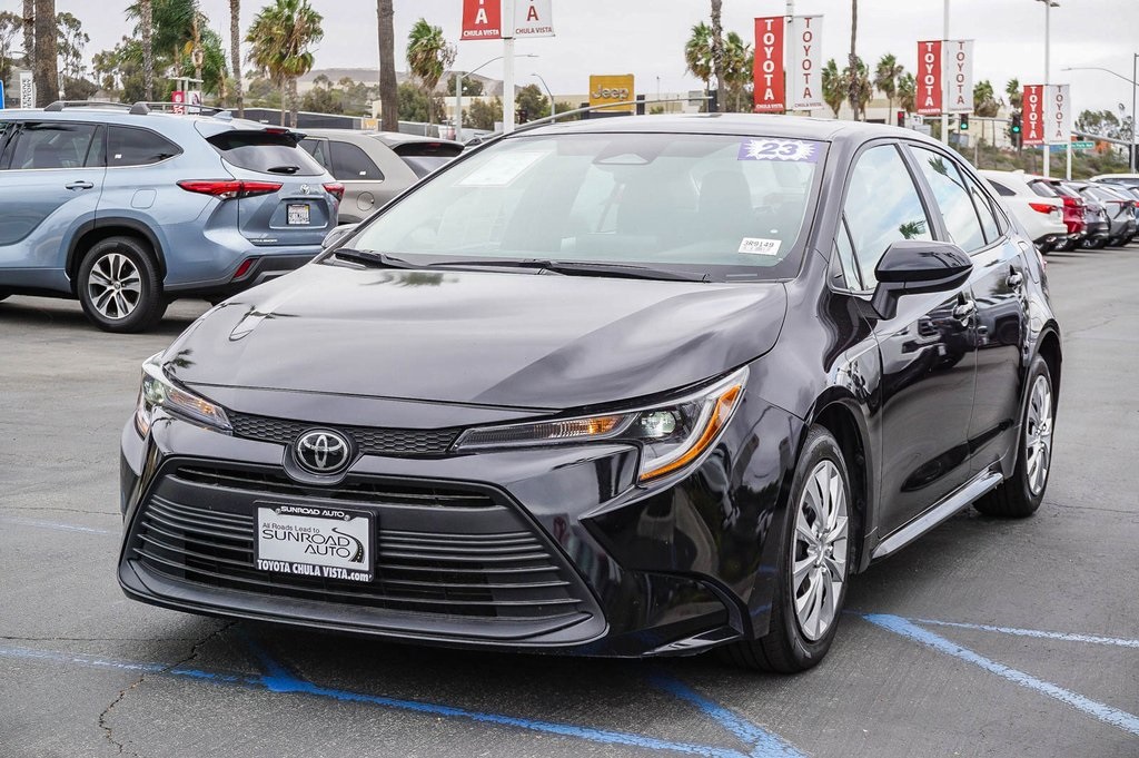 2023 Toyota Corolla LE photo 3