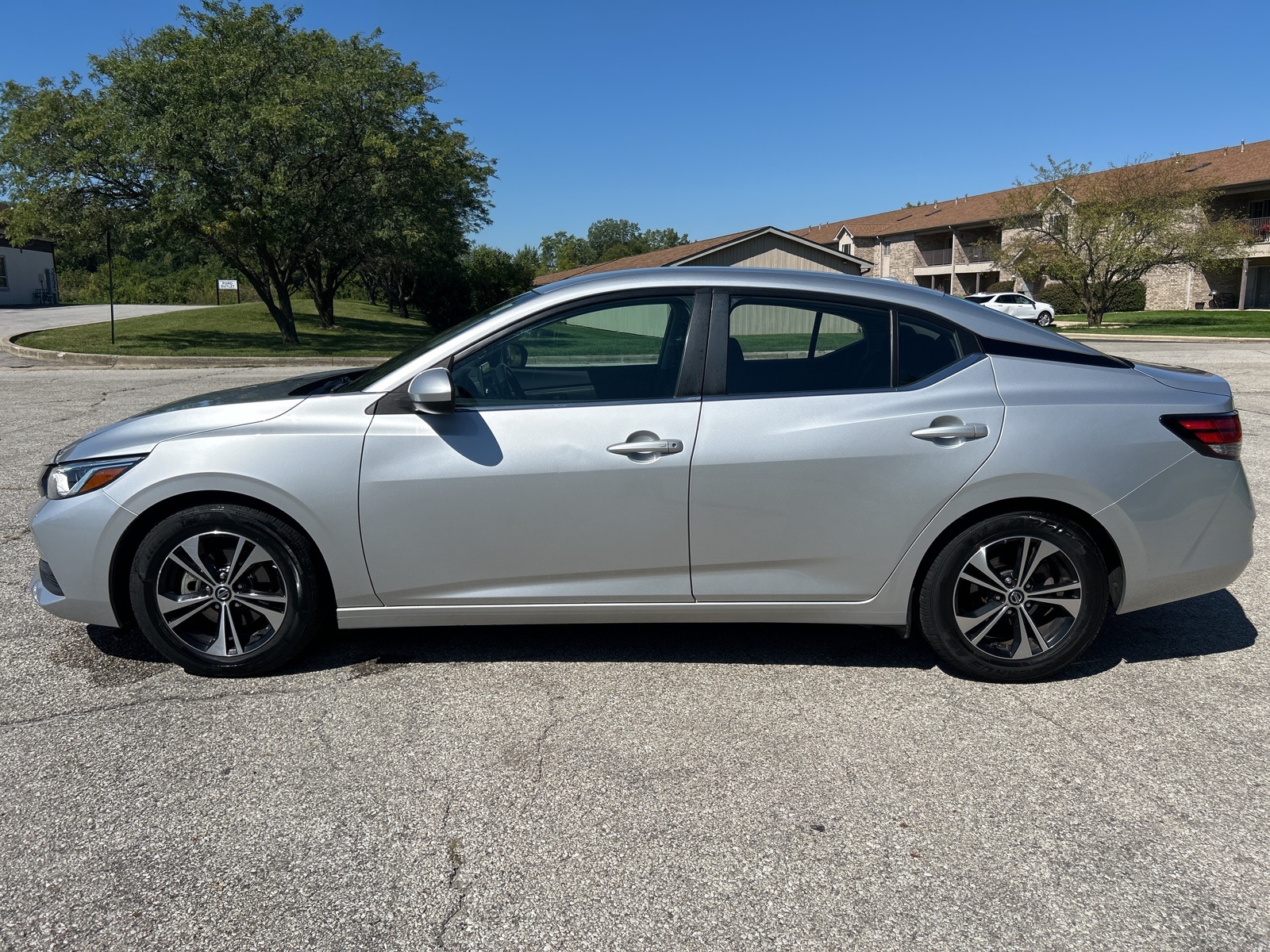 2021 Nissan Sentra SV photo 11
