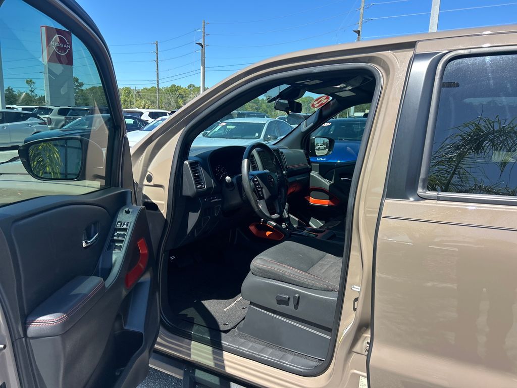 2022 Nissan Frontier PRO-X photo 11