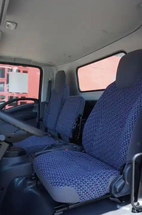 2024 Isuzu NRR Standard photo 4