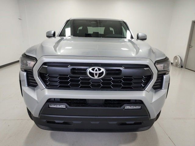 2025 Toyota Tacoma 4x4 TRD photo 2