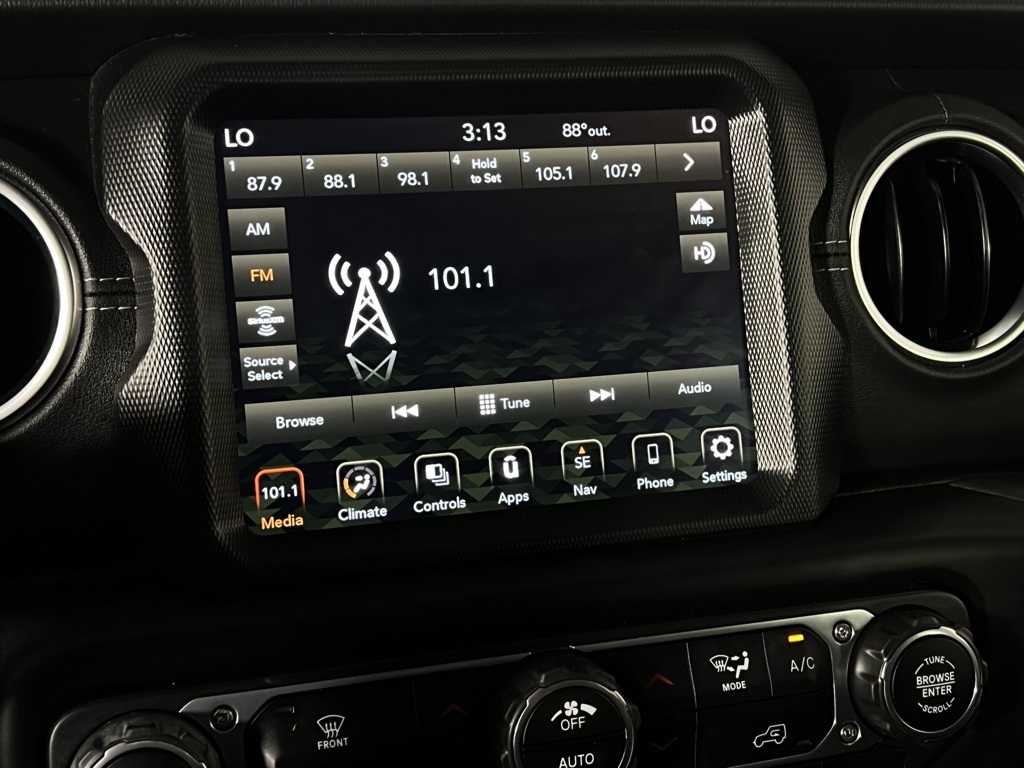 2022 Jeep Wrangler Unlimited Sahara 4xe photo 16