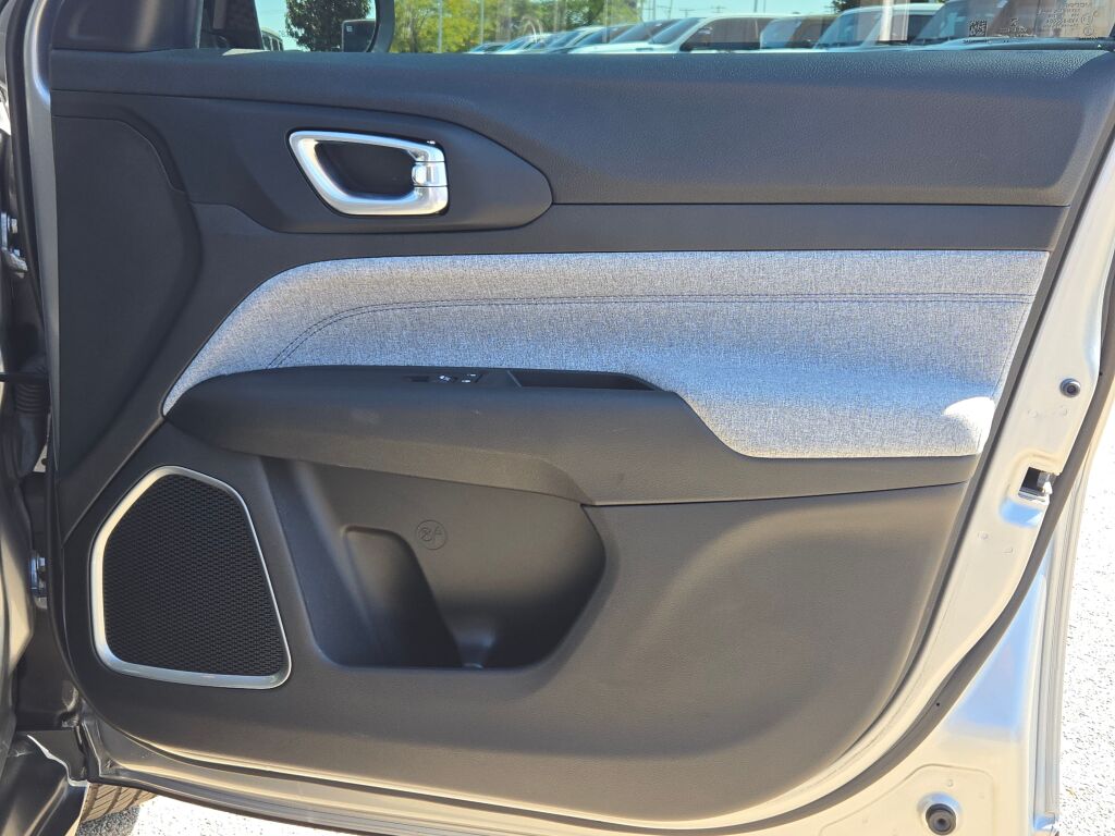 2022 Jeep Compass Latitude photo 5