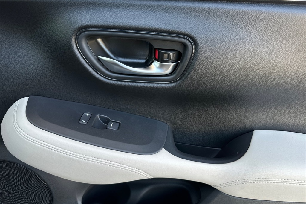 2026 Honda HR-V LX photo 17