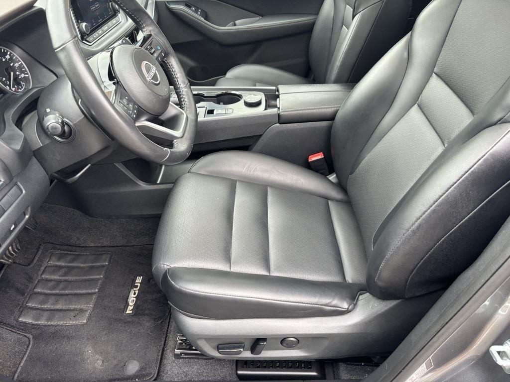 2022 Nissan Rogue SV photo 11
