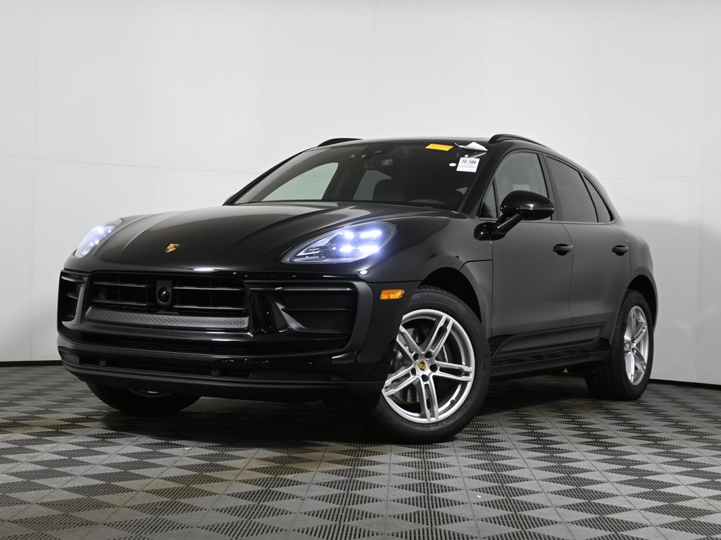 2025 Porsche Macan's photo