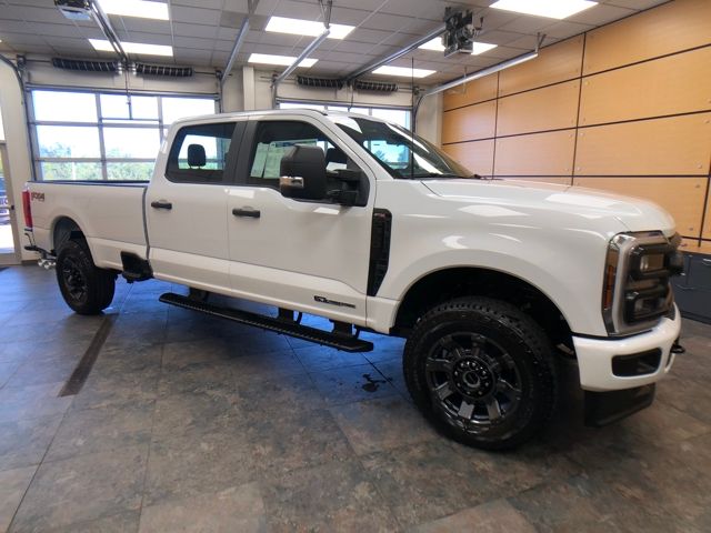2026 Ford F-350 photo 2