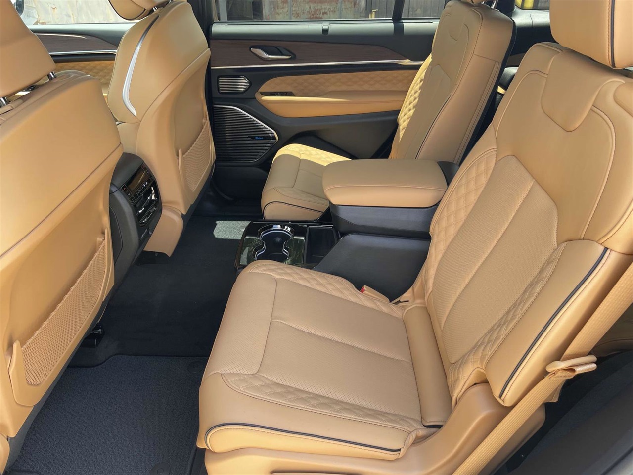 2025 Jeep Grand Cherokee L Summit photo 20