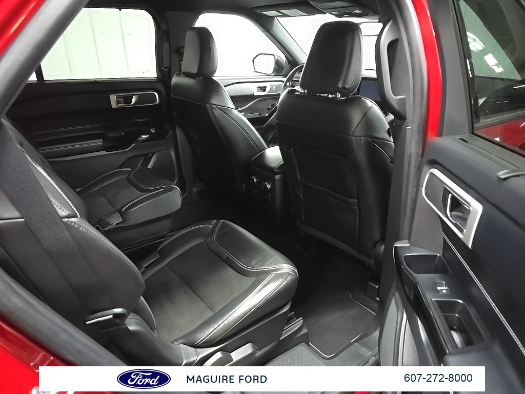 2022 Ford Explorer ST photo 18