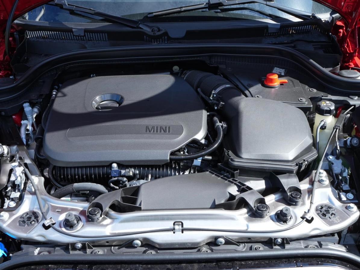 2026 Mini Cooper Hardtop S 4 Door Iconic photo 17