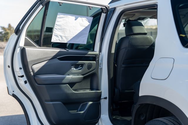2025 Honda Pilot Touring photo 17