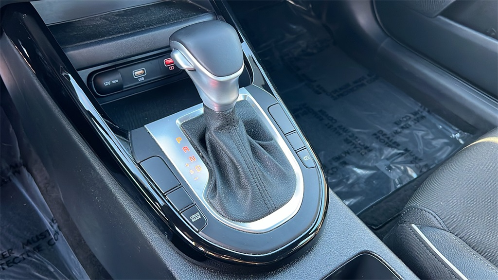 2022 Kia Forte GT-Line photo 11