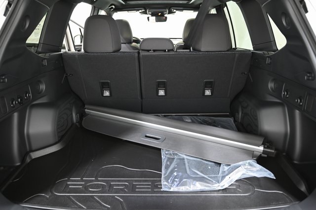 2025 Subaru Forester Premium photo 16