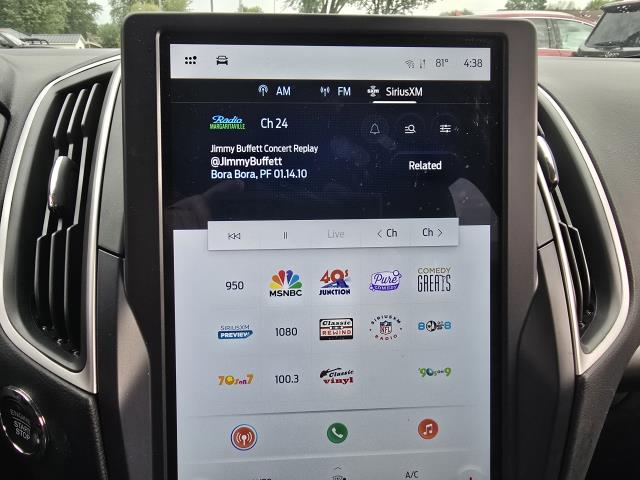 2023 Ford Edge SEL photo 17
