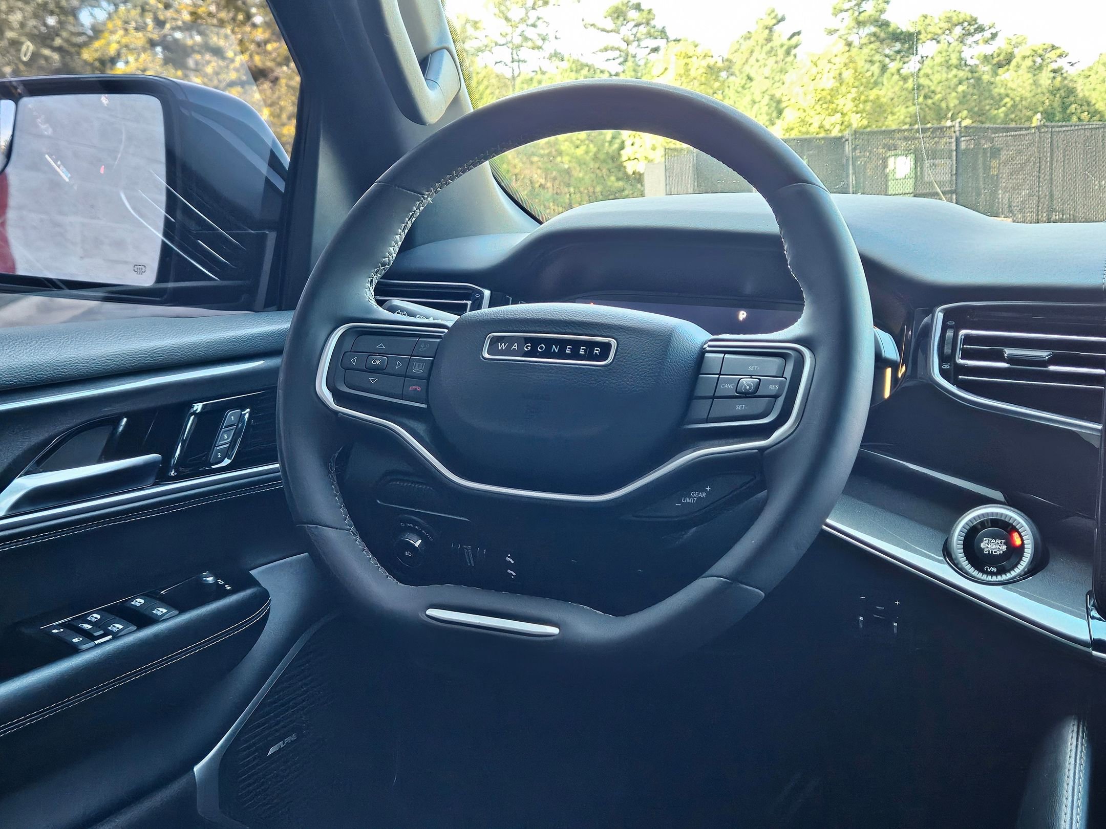 2023 Jeep Wagoneer Base photo 9