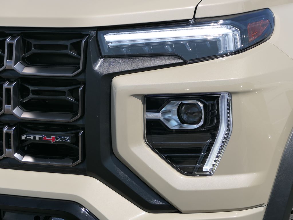 2024 Gmc Canyon AT4X photo 8