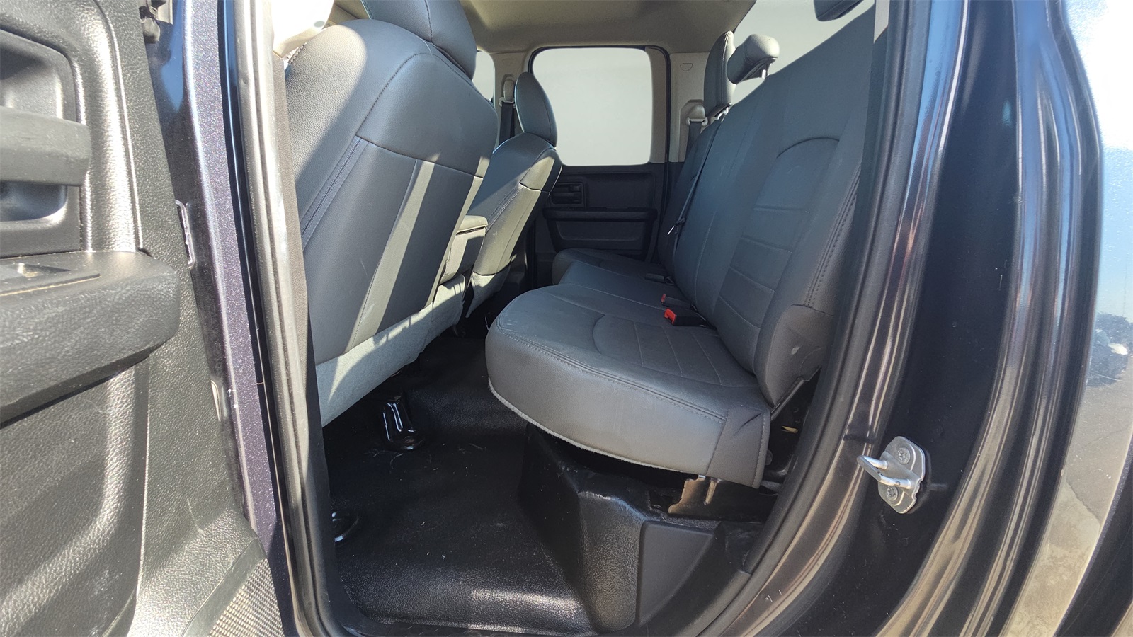 2018 Ram 1500 Tradesman photo 12