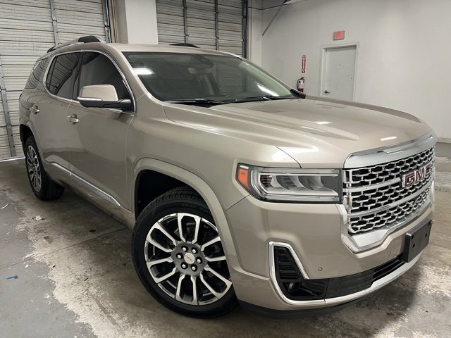 2022 GMC Acadia Denali's photo