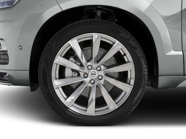 2016 Volvo XC90 T6 Momentum photo 10