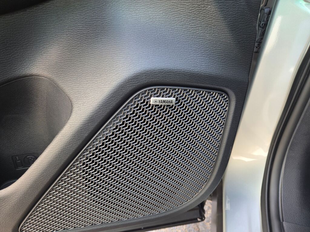2025 Mitsubishi Outlander SE photo 18