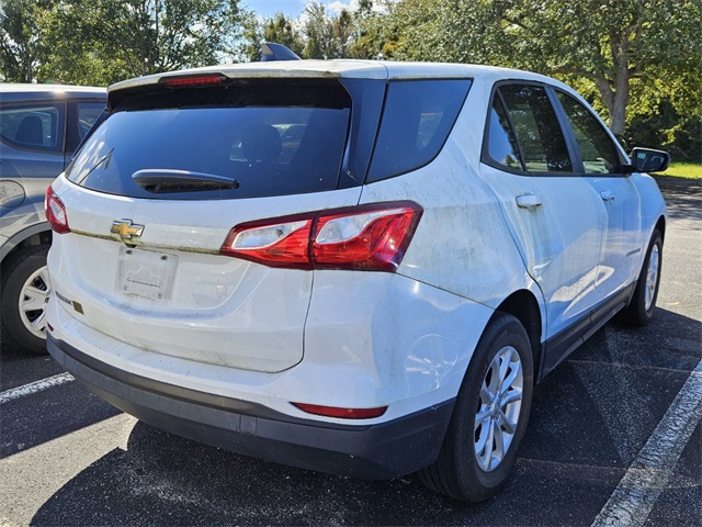 2020 Chevrolet Equinox LS photo 3