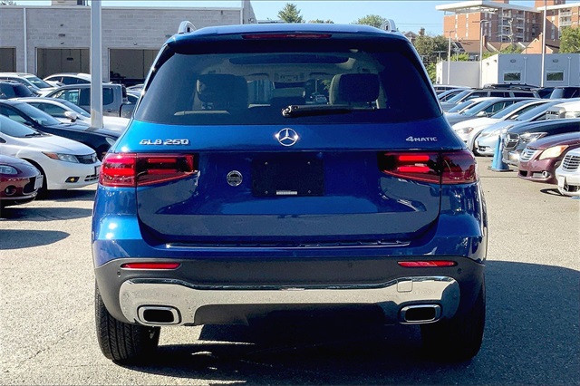 2025 Mercedes Benz GLB 250 4MATIC photo 3