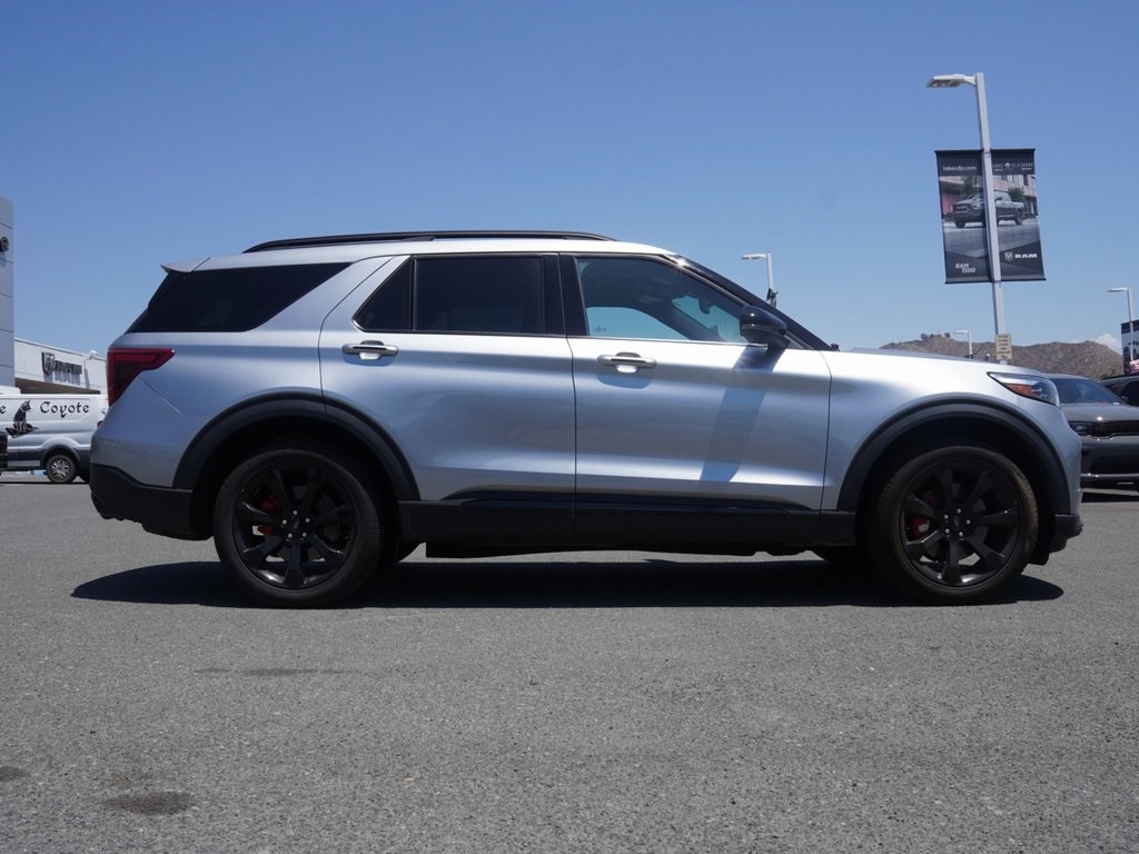2024 Ford Explorer ST photo 2