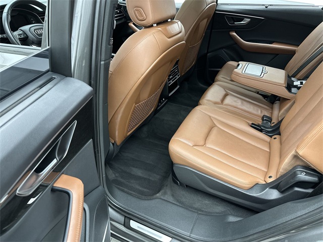 2021 Audi Q7 55 Prestige photo 13