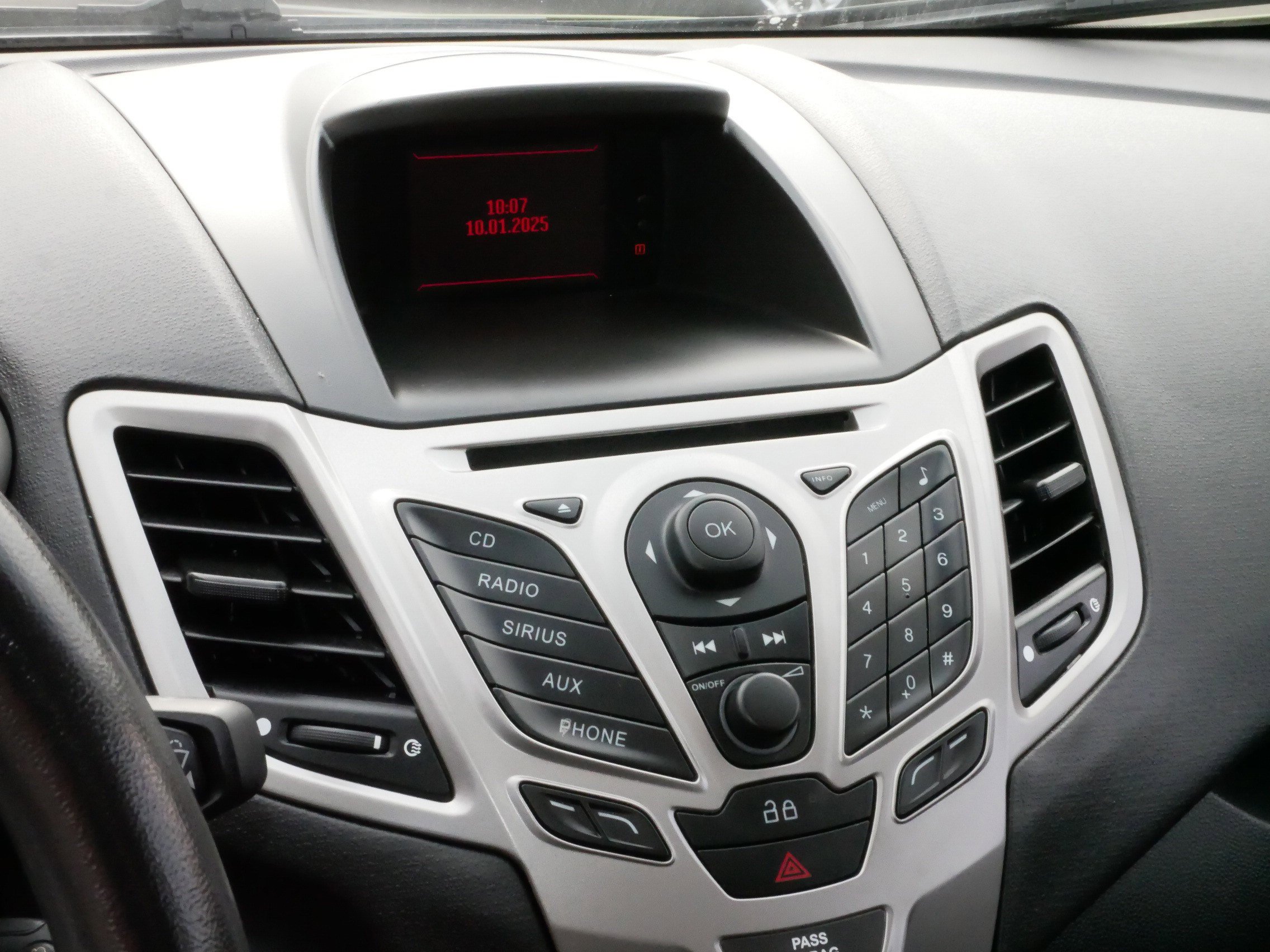 2013 Ford Fiesta SE photo 19