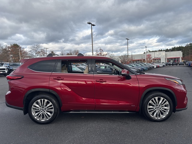 2023 Toyota Highlander Hybrid Platinum photo 2
